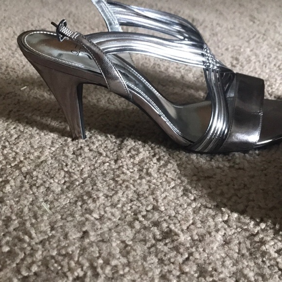 Heels - Picture 2 of 3